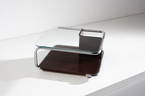 MANIFATTURA ITALIANA : Tavolino da salotto  - Asta Asta 370 | DESIGN E ARTI DECORATIVE DEL NOVECENTO Virtuale - Associazione Nazionale - Case d'Asta italiane