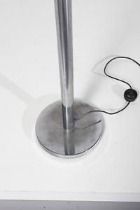 CELADA GIANNI (n. 1935) : Lampada da terra Galileo per Fontana Arte  - Asta Asta 370 | DESIGN E ARTI DECORATIVE DEL NOVECENTO Virtuale - Associazione Nazionale - Case d'Asta italiane