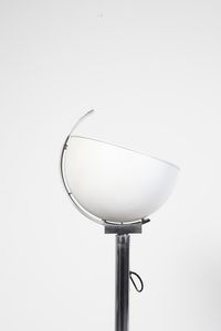 CELADA GIANNI (n. 1935) : Lampada da terra Galileo per Fontana Arte  - Asta Asta 370 | DESIGN E ARTI DECORATIVE DEL NOVECENTO Virtuale - Associazione Nazionale - Case d'Asta italiane