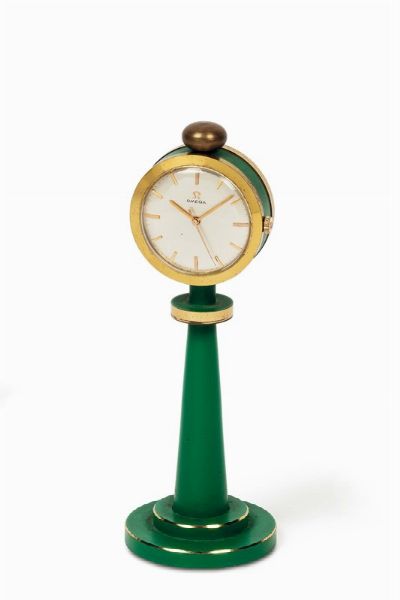 OMEGA : OMEGA, STREET LAMP, raro orologio da scrivania, in ottone dorato. Realizzato nel 1960 circa  - Asta Orologi da Polso e da Tasca - Associazione Nazionale - Case d'Asta italiane