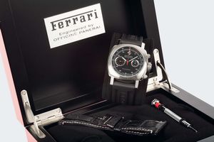 Ferrari - FERRARI, progettato da Panerai, orologio da polso, cronografo in acciaio, impermeabile, No. FB 279/800, case No. BB 1230351, Ref. F 6656. Realizzato in una edizione limitata di 800 pezzi nel 2007.