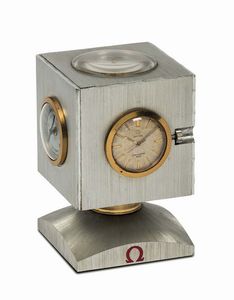 OMEGA - OMEGA, Seamaster 600, raro orologio da scrivania con quattro quadranti, bussola, orologio omega Seamaster 600, igrometro e termometro. Realizzato nel 1970 circa
