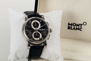 MONTBLANC - Montblanc, Automatic, Ref.7104, orologio da polso, automatico, cronografo in acciaio, impermeabile, con datario e chiusura deployante originale in acciaio. Accompagnato dalla scatola originale