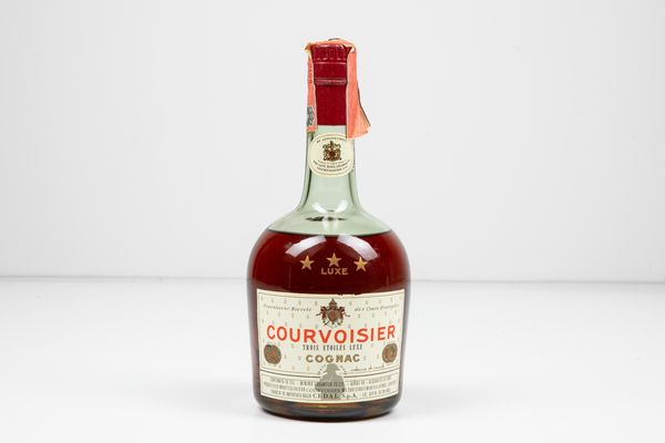 Courvoisier, Cognac Tre Stelle Luxe  - Asta Summer Wine | Cambi Time - Associazione Nazionale - Case d'Asta italiane
