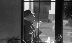 Anna Golubovskaja - La statua e il cane 1 giorno dellinvasione. <BR>