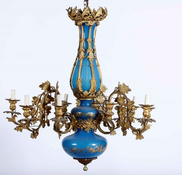 Lampadario in bronzo dorato e vetro blu decorato in oro  - Asta Antiquariato Luglio | Cambi Time - Associazione Nazionale - Case d'Asta italiane