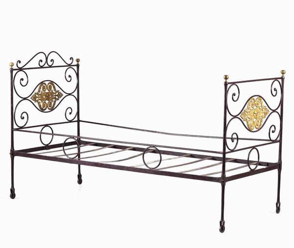 Letto in ferro battuto e dorato.  - Asta Antiquariato Luglio | Cambi Time - Associazione Nazionale - Case d'Asta italiane