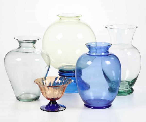 Lotto di cinque vasi in vetro di Murano a stampo  - Asta Antiquariato Luglio | Cambi Time - Associazione Nazionale - Case d'Asta italiane