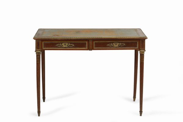 Bureau-plat in mogano con piano rivestito in cuoio, due cassetti sottostanti finiture in metallo. Stile Luigi XVI. Francia, XIX secolo  - Asta Antiquariato Luglio | Cambi Time - Associazione Nazionale - Case d'Asta italiane