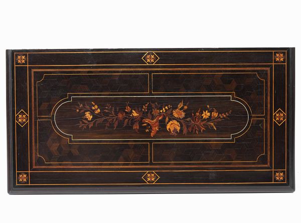 Tavolo da gioco inlegno lastronato ed intarsiato in varie essenze. XIX secolo  - Asta Antiquariato Luglio | Cambi Time - Associazione Nazionale - Case d'Asta italiane