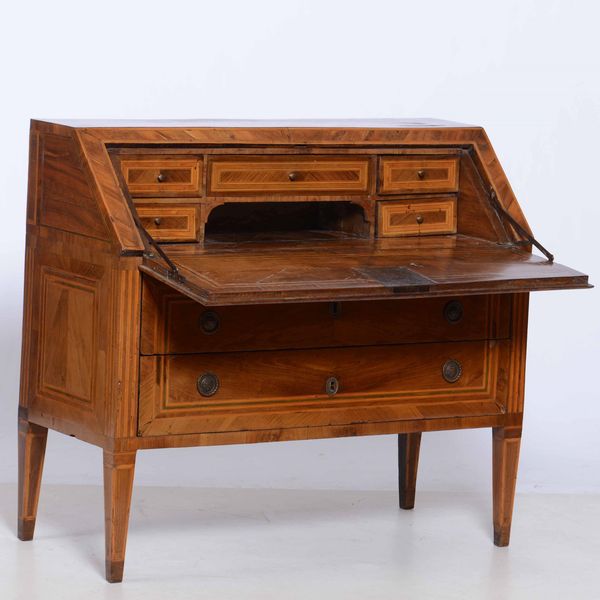 Ribalta lastronata e filettata. XVIII-XIX secolo  - Asta Antiquariato Luglio | Cambi Time - Associazione Nazionale - Case d'Asta italiane