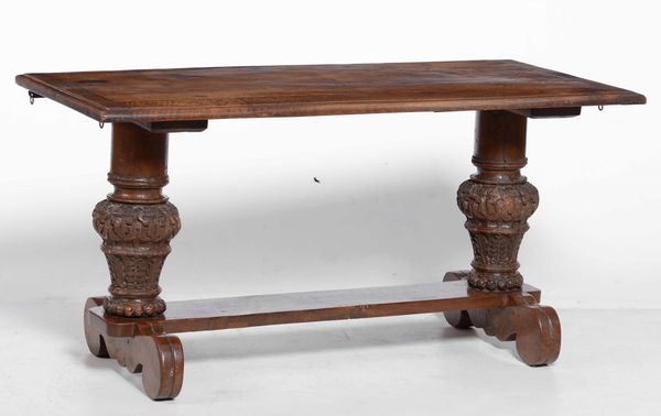 Tavolo in legno intagliato. XVIII-XIX secolo  - Asta Antiquariato Luglio | Cambi Time - Associazione Nazionale - Case d'Asta italiane