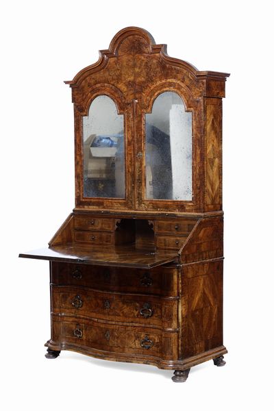 Trumeau lastronato in noce, XVIII secolo  - Asta Antiquariato Luglio | Cambi Time - Associazione Nazionale - Case d'Asta italiane