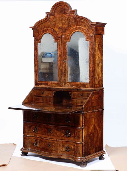 Trumeau lastronato in noce, XVIII secolo  - Asta Antiquariato Luglio | Cambi Time - Associazione Nazionale - Case d'Asta italiane