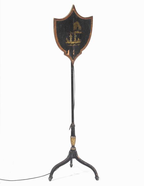 Piccolo paralume in legno ebanizzato e dipinto a chinoiserie  - Asta Antiquariato Luglio | Cambi Time - Associazione Nazionale - Case d'Asta italiane