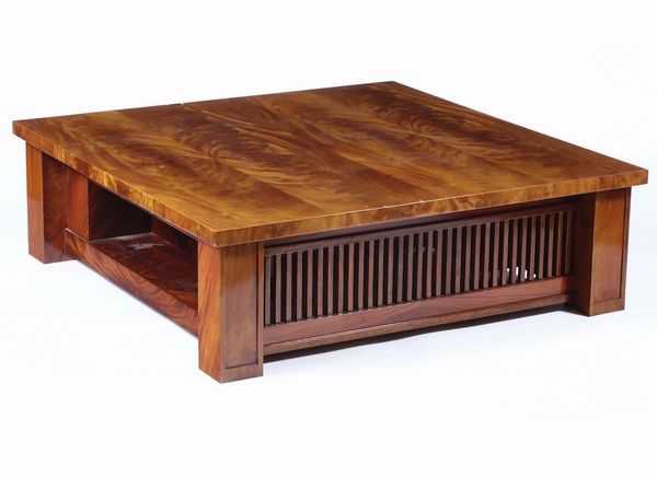 Due tavolini da salotto  - Asta Antiquariato Luglio | Cambi Time - Associazione Nazionale - Case d'Asta italiane