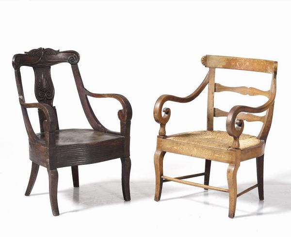 Lotto di due poltrone diverse con braccioli a ricciolo  - Asta Antiquariato Luglio | Cambi Time - Associazione Nazionale - Case d'Asta italiane