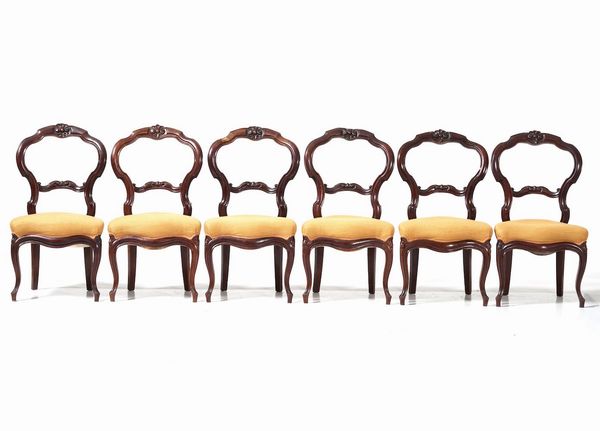 Tavolo e sei sedie in legno intagliato. XIX secolo  - Asta Antiquariato Luglio | Cambi Time - Associazione Nazionale - Case d'Asta italiane
