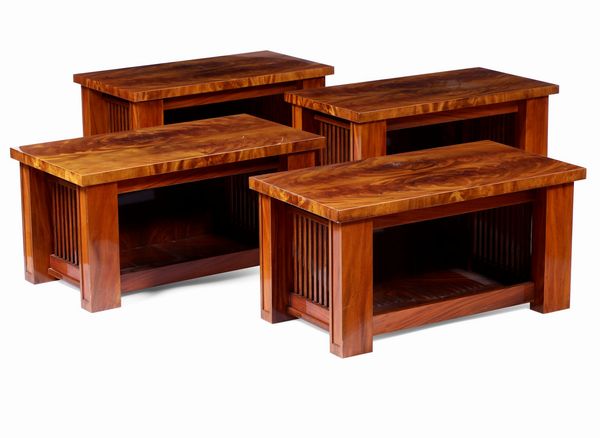 Insieme di quattro tavolini da salotto, eseguiti per la dimora di Cesare Rovazzi  - Asta Antiquariato Luglio | Cambi Time - Associazione Nazionale - Case d'Asta italiane