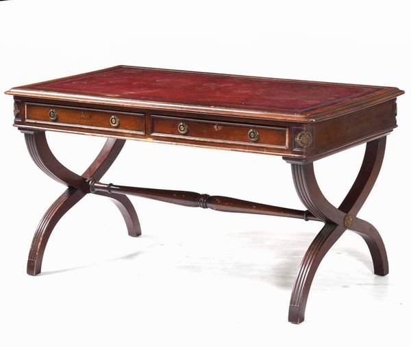 Scrivania in mogano. Inghilterra XIX-XX secolo  - Asta Antiquariato Luglio | Cambi Time - Associazione Nazionale - Case d'Asta italiane