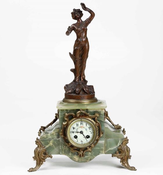 Pendola da tavolo in bronzo e onice. XX secolo  - Asta Antiquariato Luglio | Cambi Time - Associazione Nazionale - Case d'Asta italiane