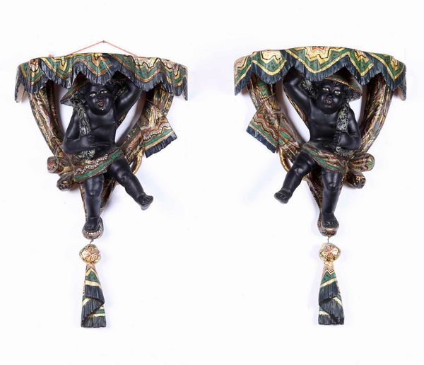 Coppia di mensole in legno intagliato e laccato. Venezia XIX secolo  - Asta Antiquariato Luglio | Cambi Time - Associazione Nazionale - Case d'Asta italiane
