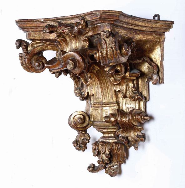 Mensola in legno intagliato e dorato. XVIII secolo  - Asta Antiquariato Luglio | Cambi Time - Associazione Nazionale - Case d'Asta italiane