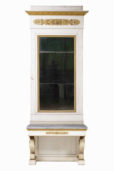 Coppia di consolles con specchiere in legno intagliato, laccato e dorato. XVIII-XIX secolo  - Asta Antiquariato Luglio | Cambi Time - Associazione Nazionale - Case d'Asta italiane