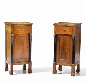 Com e coppia di comodini Impero in legno lastronato. XIX secolo  - Asta Antiquariato Luglio | Cambi Time - Associazione Nazionale - Case d'Asta italiane