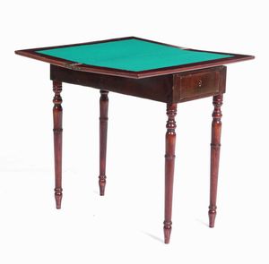 Tavolo da gioco a libro in mogano. Inghilterra, XIX/XX secolo  - Asta Antiquariato Luglio | Cambi Time - Associazione Nazionale - Case d'Asta italiane