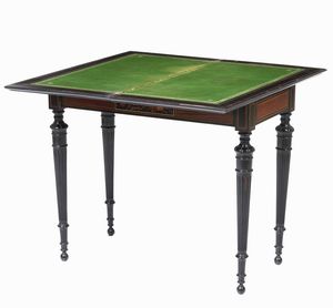 Tavolo da gioco inlegno lastronato ed intarsiato in varie essenze. XIX secolo  - Asta Antiquariato Luglio | Cambi Time - Associazione Nazionale - Case d'Asta italiane