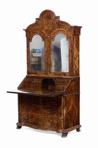 Trumeau lastronato in noce, XVIII secolo  - Asta Antiquariato Luglio | Cambi Time - Associazione Nazionale - Case d'Asta italiane