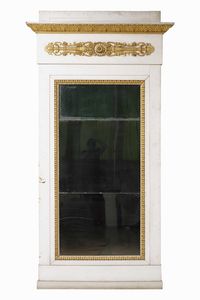 Coppia di consolles con specchiere in legno intagliato, laccato e dorato. XVIII-XIX secolo  - Asta Antiquariato Luglio | Cambi Time - Associazione Nazionale - Case d'Asta italiane