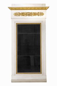 Coppia di consolles con specchiere in legno intagliato, laccato e dorato. XVIII-XIX secolo  - Asta Antiquariato Luglio | Cambi Time - Associazione Nazionale - Case d'Asta italiane