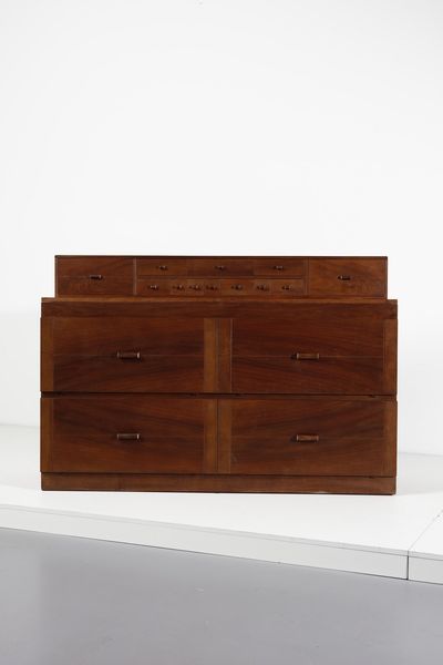 SCARPA AFRA (1937 -2011) & TOBIA (n. 1935) : attribuito. Credenza per Bernini  - Asta Asta 371 | DESIGN E ARTI DECORATIVE DEL NOVECENTO Online - Associazione Nazionale - Case d'Asta italiane