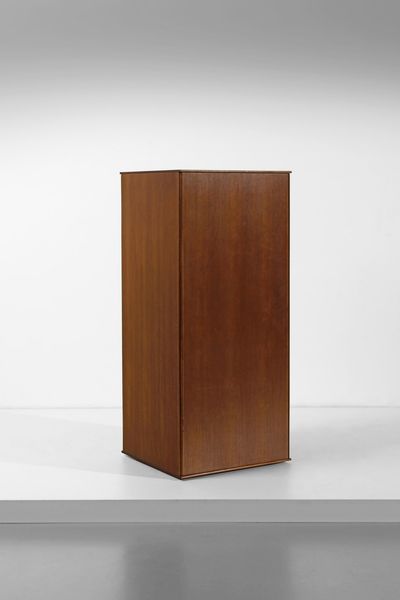 SCARPA AFRA (1937 -2011) & TOBIA (n. 1935) : attribuito. Mobile appendiabiti per Bernini  - Asta Asta 371 | DESIGN E ARTI DECORATIVE DEL NOVECENTO Online - Associazione Nazionale - Case d'Asta italiane