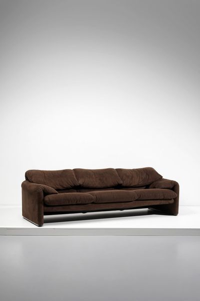 MAGISTRETTI VICO (1920 - 2006) : Divano Maralunga per Cassina  - Asta Asta 371 | DESIGN E ARTI DECORATIVE DEL NOVECENTO Online - Associazione Nazionale - Case d'Asta italiane