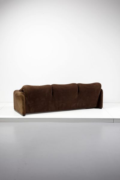 MAGISTRETTI VICO (1920 - 2006) : Divano Maralunga per Cassina  - Asta Asta 371 | DESIGN E ARTI DECORATIVE DEL NOVECENTO Online - Associazione Nazionale - Case d'Asta italiane