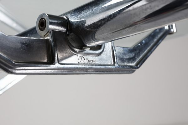 NORMAN FOSTER  (n. 1935) : Tavolo Nomos per Tecno  - Asta Asta 371 | DESIGN E ARTI DECORATIVE DEL NOVECENTO Online - Associazione Nazionale - Case d'Asta italiane