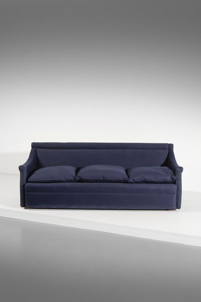 CACCIA DOMINIONI LUIGI (n. 1913) : Divano San Siro per Azucena  - Asta Asta 371 | DESIGN E ARTI DECORATIVE DEL NOVECENTO Online - Associazione Nazionale - Case d'Asta italiane