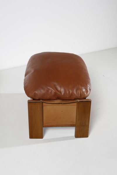 SCARPA AFRA (1937 -2011) & TOBIA (n. 1935) : Poltrona con poggiapiedi Artona per Maxalto  - Asta Asta 371 | DESIGN E ARTI DECORATIVE DEL NOVECENTO Online - Associazione Nazionale - Case d'Asta italiane