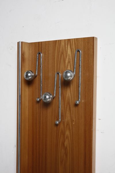 MANIFATTURA ITALIANA : Consolle con appendiabiti e specchio  - Asta Asta 371 | DESIGN E ARTI DECORATIVE DEL NOVECENTO Online - Associazione Nazionale - Case d'Asta italiane