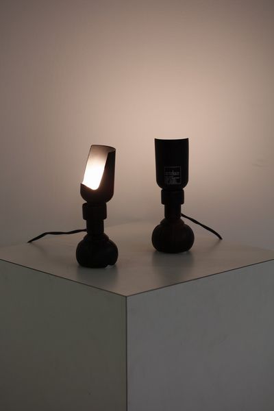 SARFATTI GINO (1912 - 1985) : Coppia di lampade da tavolo 600/p per Arteluce  - Asta Asta 371 | DESIGN E ARTI DECORATIVE DEL NOVECENTO Online - Associazione Nazionale - Case d'Asta italiane