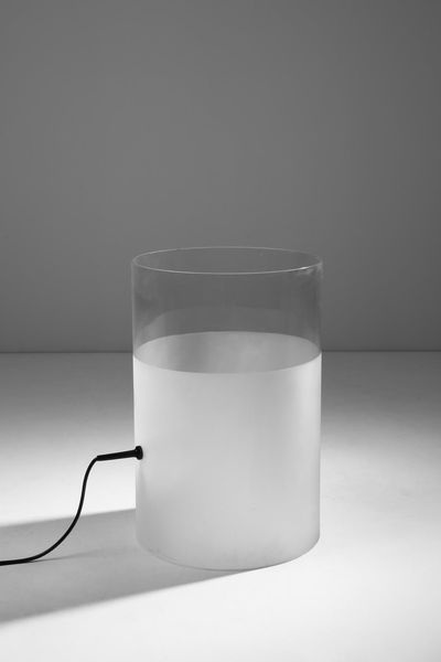 ROSATI GUIDO (n. 1970) : Lampada da tavolo Fatua per Fontana Arte  - Asta Asta 371 | DESIGN E ARTI DECORATIVE DEL NOVECENTO Online - Associazione Nazionale - Case d'Asta italiane