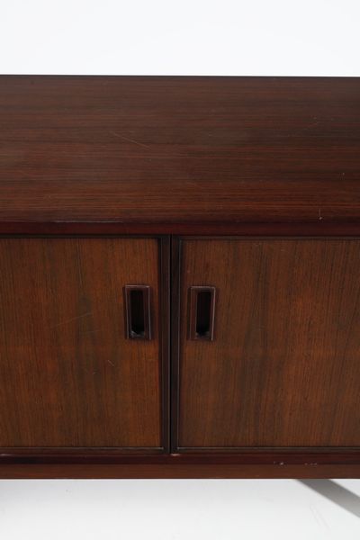 FRATTINI GIANFRANCO (1926 - 2004) : Credenza per Cantieri Carugati  - Asta Asta 371 | DESIGN E ARTI DECORATIVE DEL NOVECENTO Online - Associazione Nazionale - Case d'Asta italiane