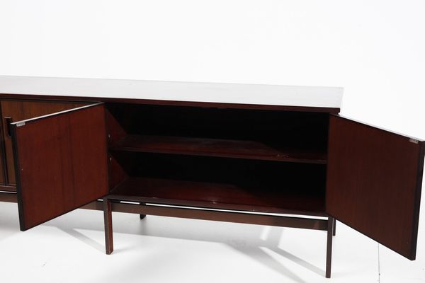 FRATTINI GIANFRANCO (1926 - 2004) : Credenza per Cantieri Carugati  - Asta Asta 371 | DESIGN E ARTI DECORATIVE DEL NOVECENTO Online - Associazione Nazionale - Case d'Asta italiane