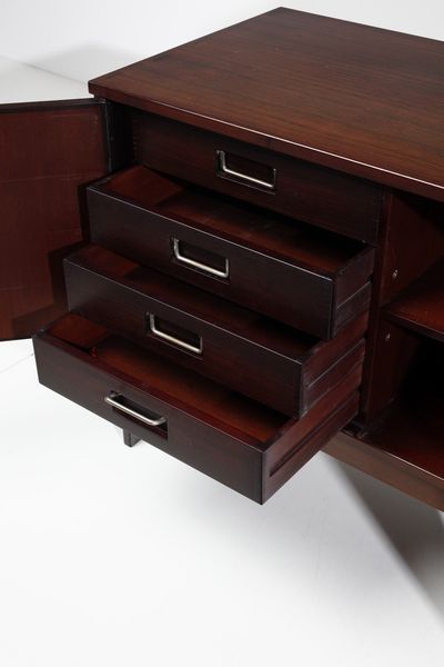 FRATTINI GIANFRANCO (1926 - 2004) : Credenza per Cantieri Carugati  - Asta Asta 371 | DESIGN E ARTI DECORATIVE DEL NOVECENTO Online - Associazione Nazionale - Case d'Asta italiane