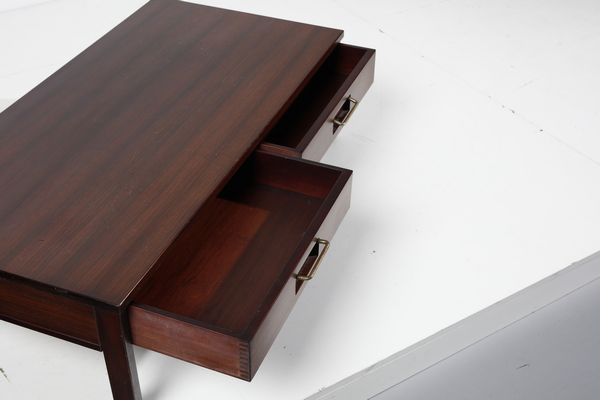 FRATTINI GIANFRANCO (1926 - 2004) : Tavolo basso per Cantieri Carugati  - Asta Asta 371 | DESIGN E ARTI DECORATIVE DEL NOVECENTO Online - Associazione Nazionale - Case d'Asta italiane