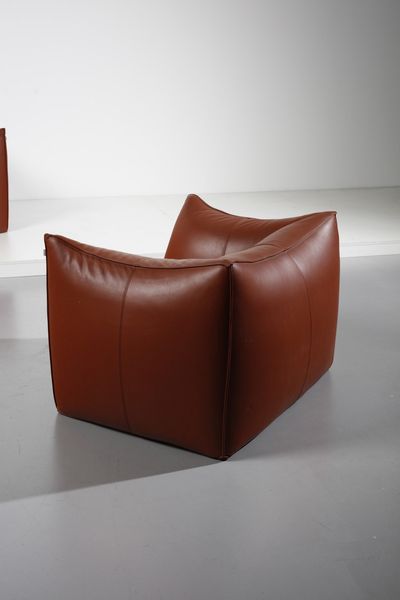 BELLINI MARIO (n. 1935) : Divano e poltrona Le Bambole  - Asta Asta 371 | DESIGN E ARTI DECORATIVE DEL NOVECENTO Online - Associazione Nazionale - Case d'Asta italiane