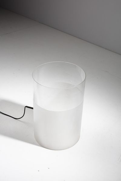 ROSATI GUIDO (n. 1970) : Lampada da tavolo Fatua per Fontana Arte  - Asta Asta 371 | DESIGN E ARTI DECORATIVE DEL NOVECENTO Online - Associazione Nazionale - Case d'Asta italiane